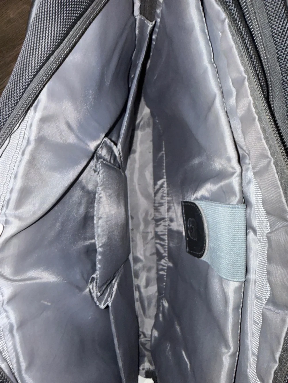 Samsonite Black Laptop Bag with Shoulder Strap and Dual Front Pockets